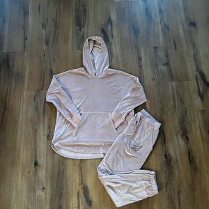 Donna Karen Women’s size S 2 piece valor pajama set